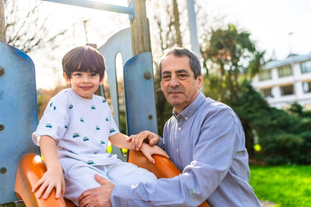 parents incomes, combined income, bird's nest custody, self support amount, split custody, care percentage, extracurricular activities, joint custody,