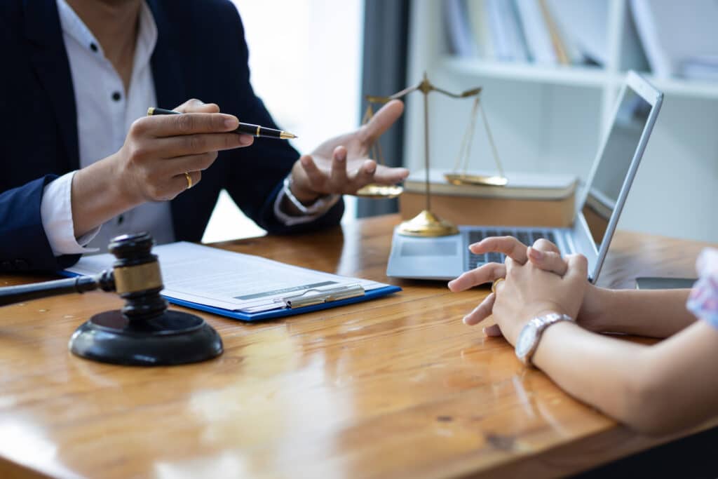 Lawyer, legal services, advice, Justice concept property settlement, average split, legally binding, de facto relationship, court proceedings, agreement legally binding, marital assets, property settlement, average split marital assets