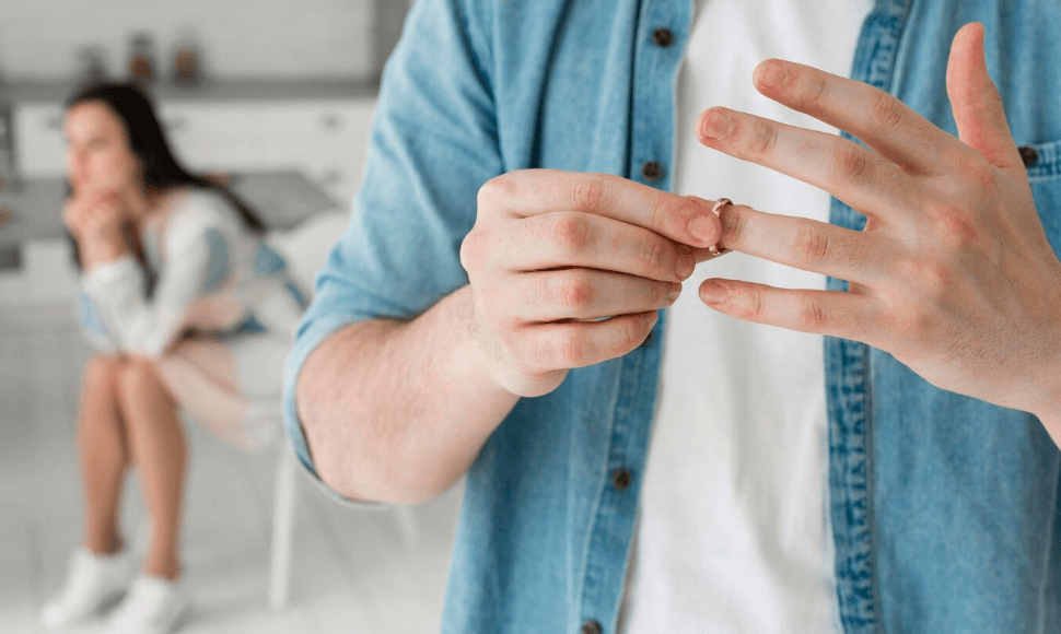 AFL-couple are going to divorce australian citizen divorce order proper arrangements divorce process